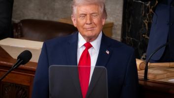 Trump amenaza a Cuba con "quizás" llevar a cabo una "toma de control amistosa"