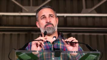 El presidente de Vox, Santiago Abascal, durante un mitin de las elecciones en Castilla y León, en Tordesillas.