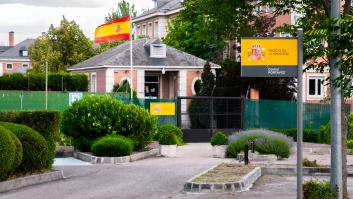 Desde 1989, todos los presidentes y ministros tienen 8 médicos y 9 enfermeras exclusivos en La Moncloa: el BOE acaba de renovar el convenio por 2,9 millones