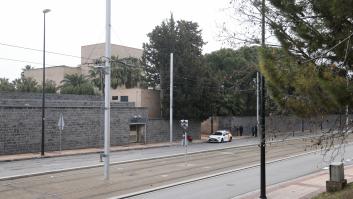 Vivienda de Fernando Samper, propietario de Forestalia, que ha sido registrada por la Unidad Central Operativa de Medio Ambiente (UCOMA), este martes, junto a la sede de la firma.