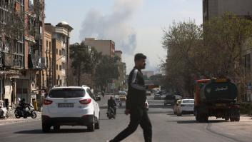 Israel bombardea Teherán "a gran escala" y dice que eliminará a cualquiera que suceda a Jameneí