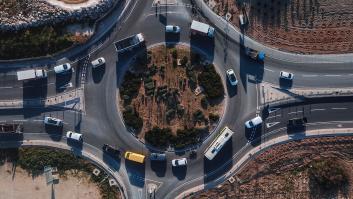 El país con el tráfico más congestionado de Europa prueba lo que nadie se ha atrevido a hacer: 25.000 euros a los menores de 30 a cambio de entregar su carné de conducir durante cinco años