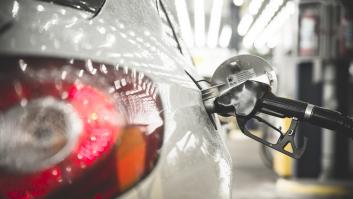 Alemania quiere impedir que las gasolineras puedan subir el precio más de una vez al día: en España sigue habiendo 'barra libre'