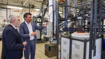 China ya tiene baterías "nucleares" eternas, pero malas noticias: por qué no valen para tu móvil pero sí para las cosas "serias"