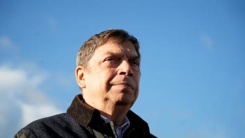 El ministro de Agricultura, Luis Planas, visita las zonas afectadas por una tormenta en Villaverde del Río (Sevilla), el 13 de febrero de 2026.