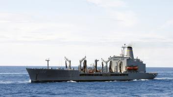 La Armada de EEUU encalla un buque de 206 metros en el mar Arábigo por un atajo de 18 kilómetros: sonaba música en el puente, ignoraron las alarmas y los daños superaron los 20 millones de dólares