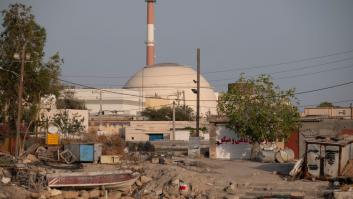 Irán aprieta en su razia contra la oposición, mientras acusa el ataque a una central nuclear