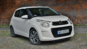 Una joven de 18 años pasa un año trabajando para comprarse un coche de segunda mano: una inmobiliaria la descarta por tener un coche demasiado antiguo