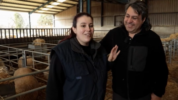 Andrea Garza junto a su padre.