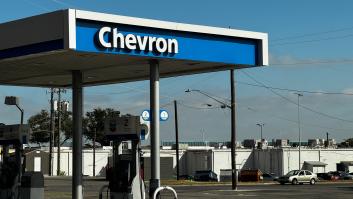 Los directivos de las petroleras occidentales coinciden: ganan más con la guerra de Irán pero le tienen miedo a la paz porque hundiría el precio del petróleo