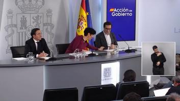 Elma Saiz y Carlos Cuerpo protagonizan un divertido momento en plena rueda de prensa que recuerda al "no, cuelga tú"