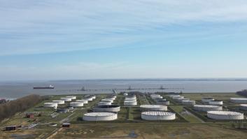 Las reservas de gas en la UE están al 29% cuando deberían estar al 50%: Europa compra ahora a precio doble por la guerra en Irán y el corte al gas ruso