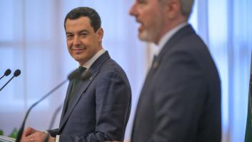 Juanma Moreno tira de su "libro de estilo" en precampaña y no necesita ni mencionar a Jorge Azcón para dejarle señalado por sus palabras