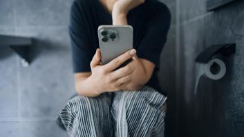 Markus, profesor de Microbiología: "Ni se te ocurra llevar el móvil al baño y luego meterte en la cama: es mucho más peligroso que dormir con ropa de la calle"