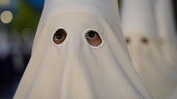 Paso a paso, palabra a palabra: diccionario de términos para entender la Semana Santa más allá de la Esperanza Macarena