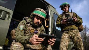 Ucrania produce 2.000 drones interceptores al día y ahora desarrolla enjambres donde un solo piloto controla varios a la vez: cada dron ucranio cuesta 1.200 dólares frente a los 100.000 del ruso