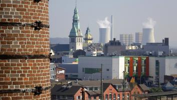 La UE cambia las normas del CO2 a petición de la industria química alemana: Bruselas permitirá emitir hasta 1.000 millones de toneladas más de gases contaminantes