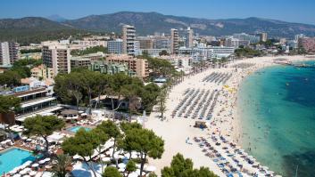Los activistas de Mallorca, contra el turismo masivo: "Cada vez que eliges una cadena internacional sobre un negocio local, tiene consecuencias para los residentes"