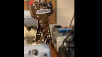 Un cerrajero con 28 años de experiencia: "¿Las reconoces? ¿Son como las llaves de tu casa? Si es así, tienes un problema"