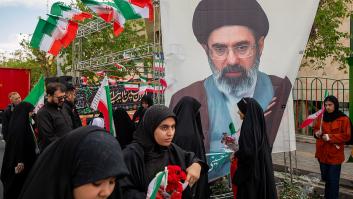 El líder supremo de Irán da señales (a medias) en pleno alto el fuego, clama "venganza" contra el "enemigo" y promete una "nueva fase" en la gestión del Estrecho de Ormuz