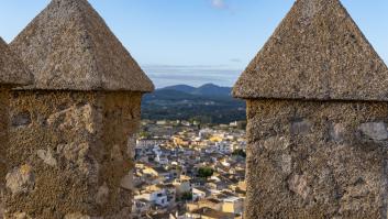 Ni Palma ni Magaluf: los vecinos de un pueblo mallorquín se han hartado de los turistas y están pinchando las ruedas de los coches de alquiler