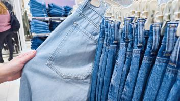 Eduardo Martín Cardona, que ha abierto más de 3.000 tiendas de ropa, sobre el gancho de la única talla: "La gente quiere lo que se vende, lo que ya no queda nada"