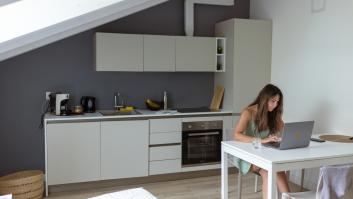 Sí, hay una razón por la que solo encuentras estudios caros para vivir: son un chollo, pero no para ti