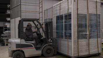 Un pueblo de Fuerteventura lanza la voz de alarma ante el auge de la venta de viviendas modulares y contenedores habitables: "Su compra no implica la obtención de licencia"