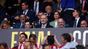 Enfocan al palco en la final de la Copa del Rey y hay gente que se sorprende al ver a alguien a pocos asientos de Felipe VI