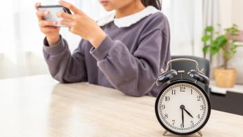 "La atención humana no es un recurso industrial como cualquier otro": cinco expertos denuncian el diseño de las redes sociales que engancha a los menores