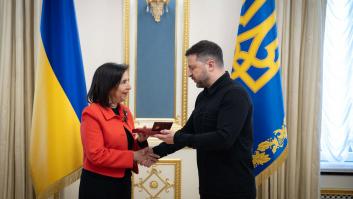El profundo significado del regalo de Zelenski a Robles en su visita a Kiev