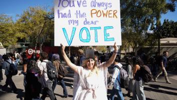 En casa, pariendo y sin voto: la manosfera promueve en EEUU el fin del sufragio femenino