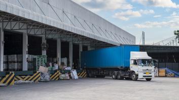 El escáner gigante que permite a los funcionarios de aduanas detectar contrabando sin abrir los camiones