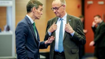 Muchos están poniendo la lupa en esta escena de Pedro Sánchez con Merz en Chipre