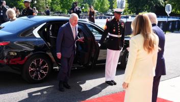 Carlos III se lleva todos los aplausos de los expertos en protocolo por hacer esto al darle la mano a Trump