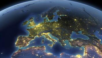 Una imagen satelital sobre Europa de noche