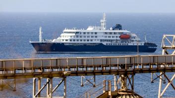 Clavijo señala que el crucero afectado por hantavirus no atracará y los trabajadores amenazan con bloquear el puerto