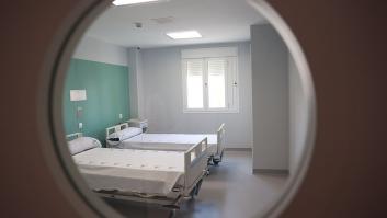 Guillermo Antiñolo, ginecólogo del Virgen del Rocío (69 años): "La política es uno de los principales problemas que tiene la medicina pública"