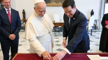 La lección (y el silencio de hielo) del papa a Rubio tras el ridículo regalo que le ha hecho