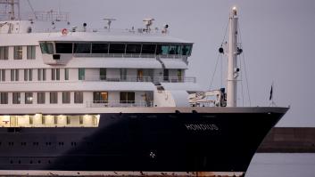 El MV Hondius llega al puerto de Granadilla de Tenerife ante la expectación del mundo