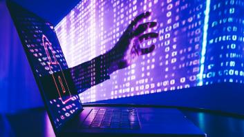 Una "muerte por mil cortes": los expertos en ciberseguridad alertan de que el 80% de los trabajadores que usan inteligencia artificial recurre a herramientas no aprobadas por su empresa