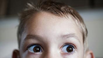 Edward, estudiante de 17 años, desarrolla una IA que diagnostica autismo y TDAH a partir de imágenes de la retina con un 89% de precisión