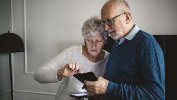 14 transferencias, 36 minutos y 30.000 euros: la pesadilla de una pareja de jubilados a la que robaron el móvil durante sus vacaciones