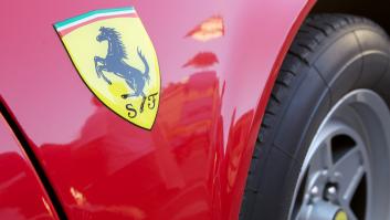 Un suizo se sale de la carretera con su Ferrari, lo abandona medio destrozado, vuelve a casa y luego no dice ni una sola palabra