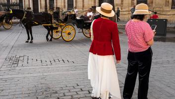 Stephanie, estadounidense afincada en Sevilla, comparte los códigos sociales de España que sorprenden a los extranjeros: "El espacio personal es diferente"