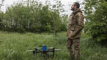 A 2.000 km de la frontera y en los Urales: drones ucranianos atacan en profundidad y Rusia es "demasiado vasta" para defenderse, según expertos en geopolítica