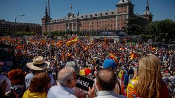 Polémica por la pancarta que se ha visto durante la manifestación contra Sánchez en Madrid