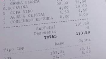Es noticia porque no es normal: van a recoger la cuenta y se topan con esta nota de unos clientes