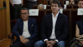 El hermano de Pedro Sánchez entra a la Audiencia de Badajoz por la puerta trasera