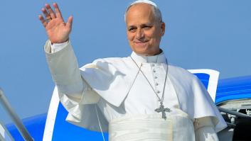 El Papa, a bordo del avión a España: "Los abusos son una llaga todavía abierta"
